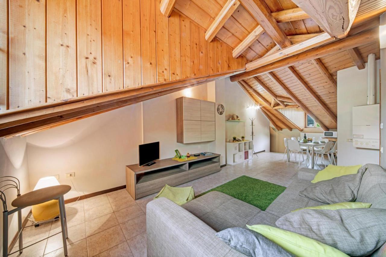 Appartement Mansarda Fra Monte E Lago à Esino Lario Extérieur photo